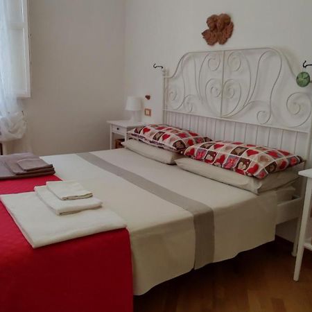 Appartamento La Rondine Pesaro Exterior foto